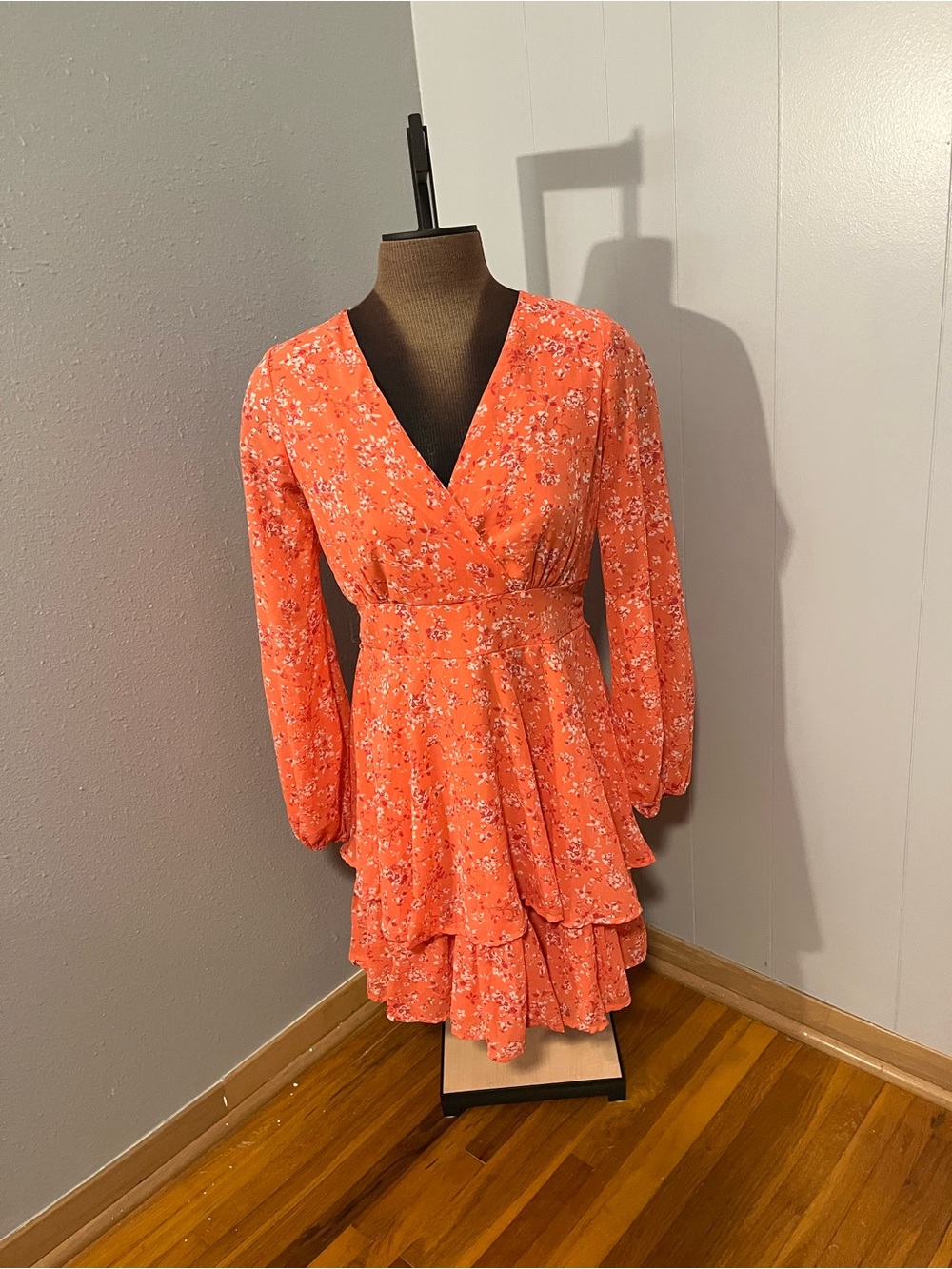 Japna Women's Orange Floral Print Long-Sleeve Tiered Mini Dress M